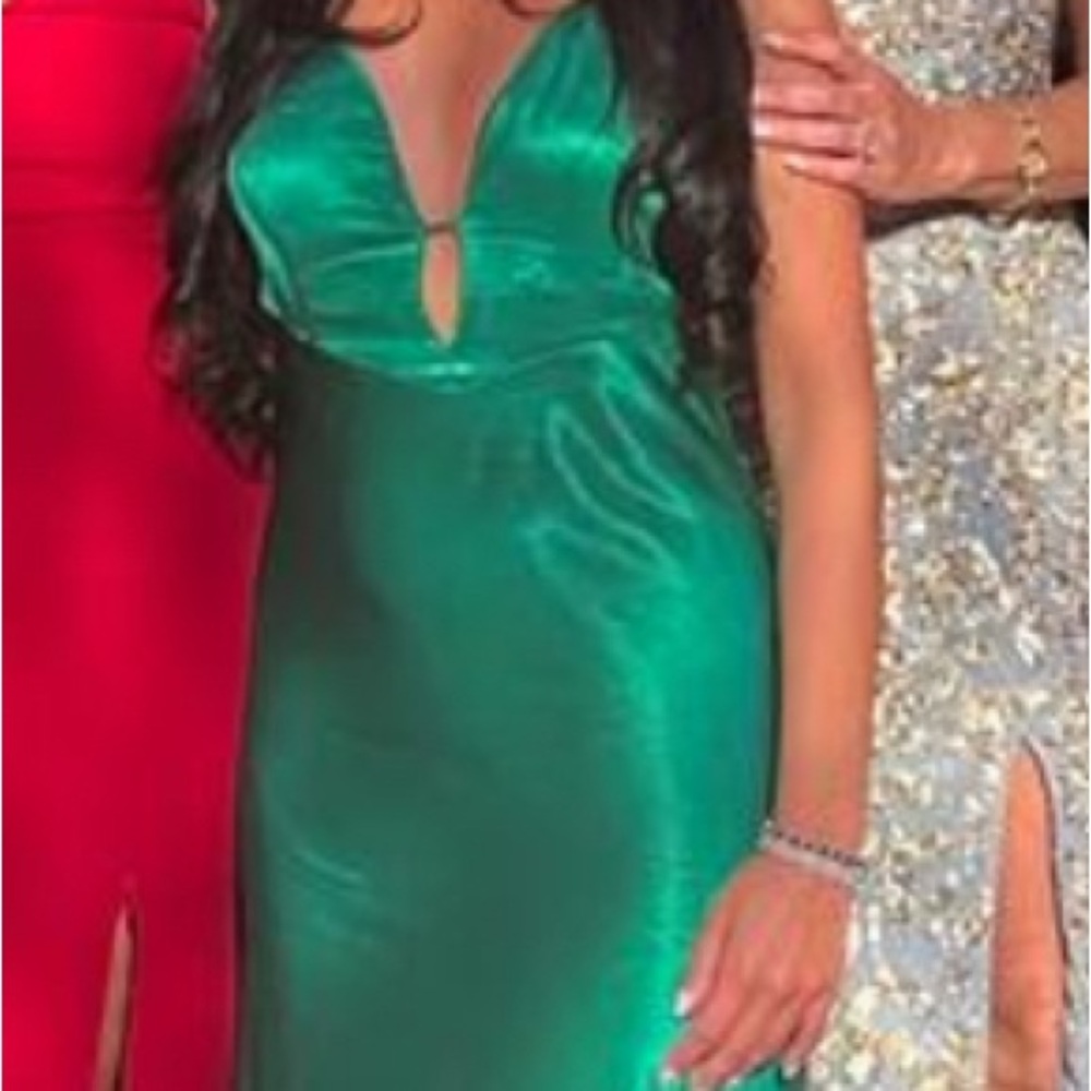 Elegant Green Evening Gown